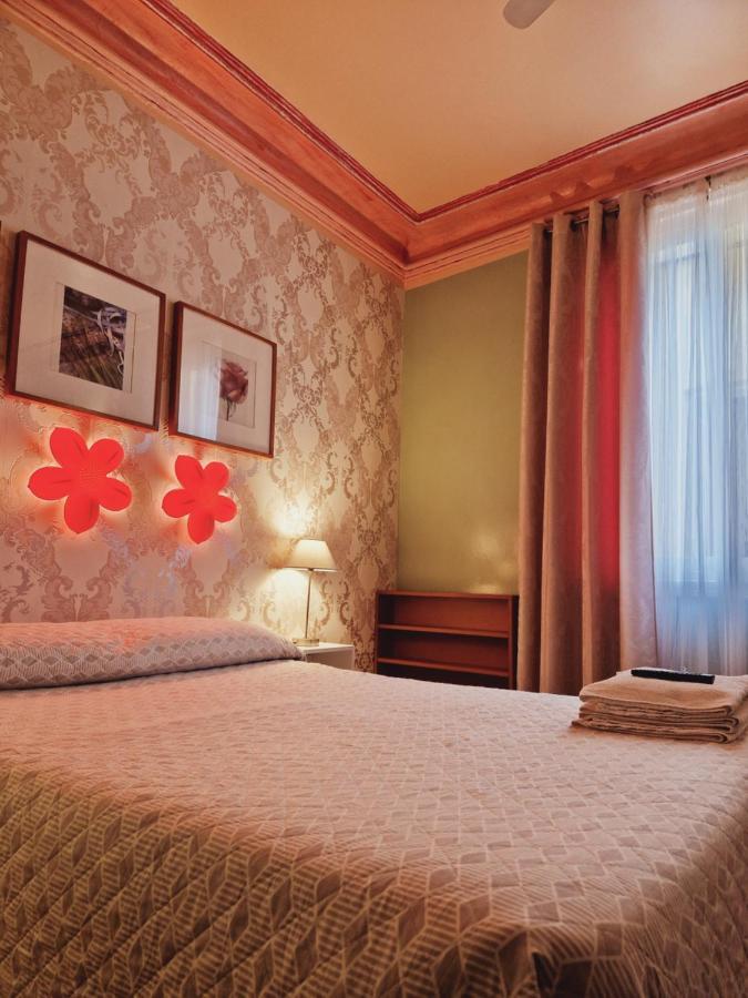 Casa De Huespedes Dolce Vita Madrid Eksteriør billede