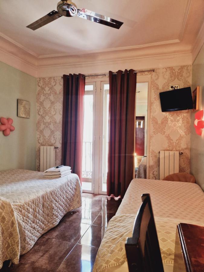 Casa De Huespedes Dolce Vita Madrid Eksteriør billede