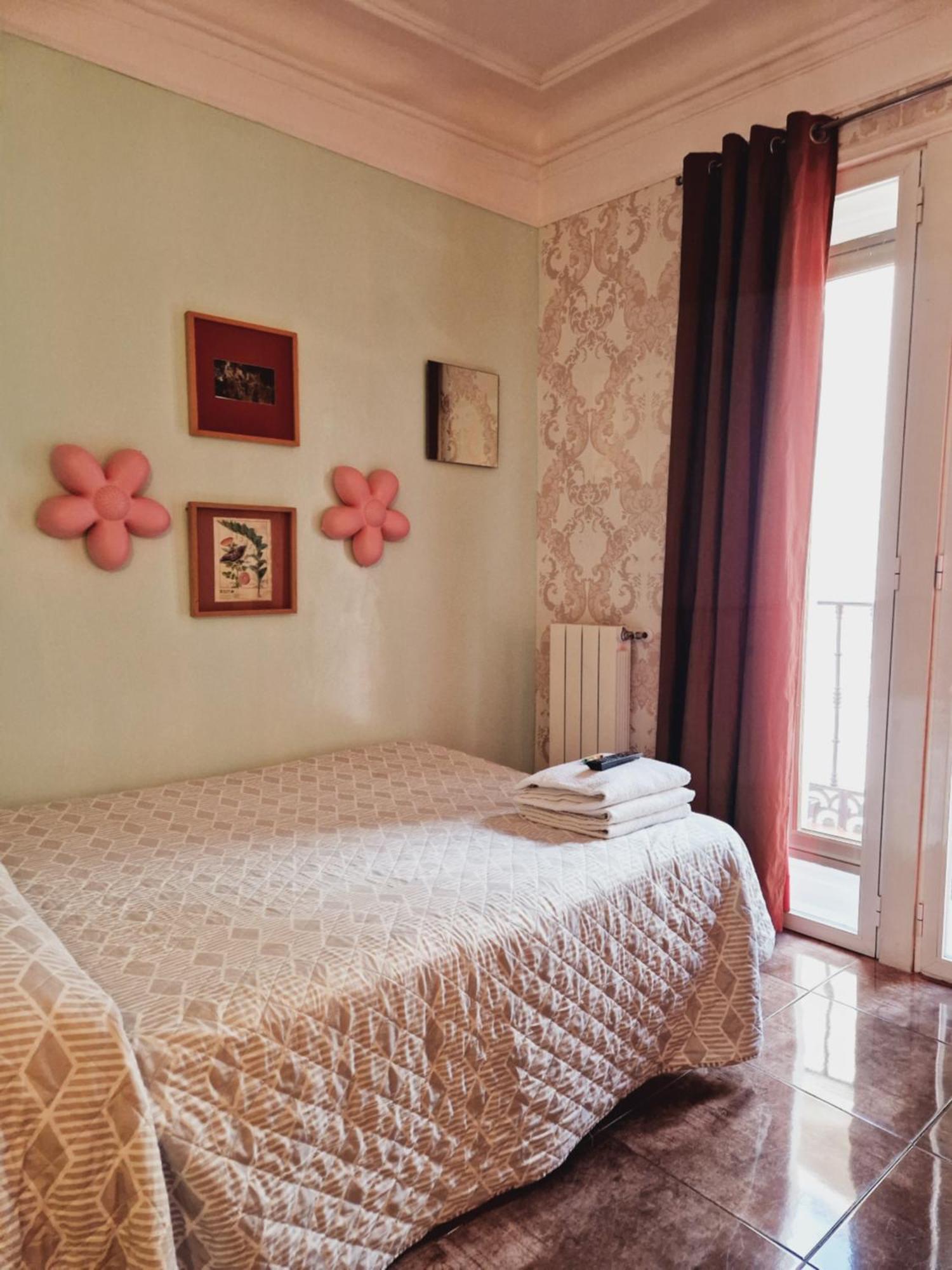Casa De Huespedes Dolce Vita Madrid Eksteriør billede