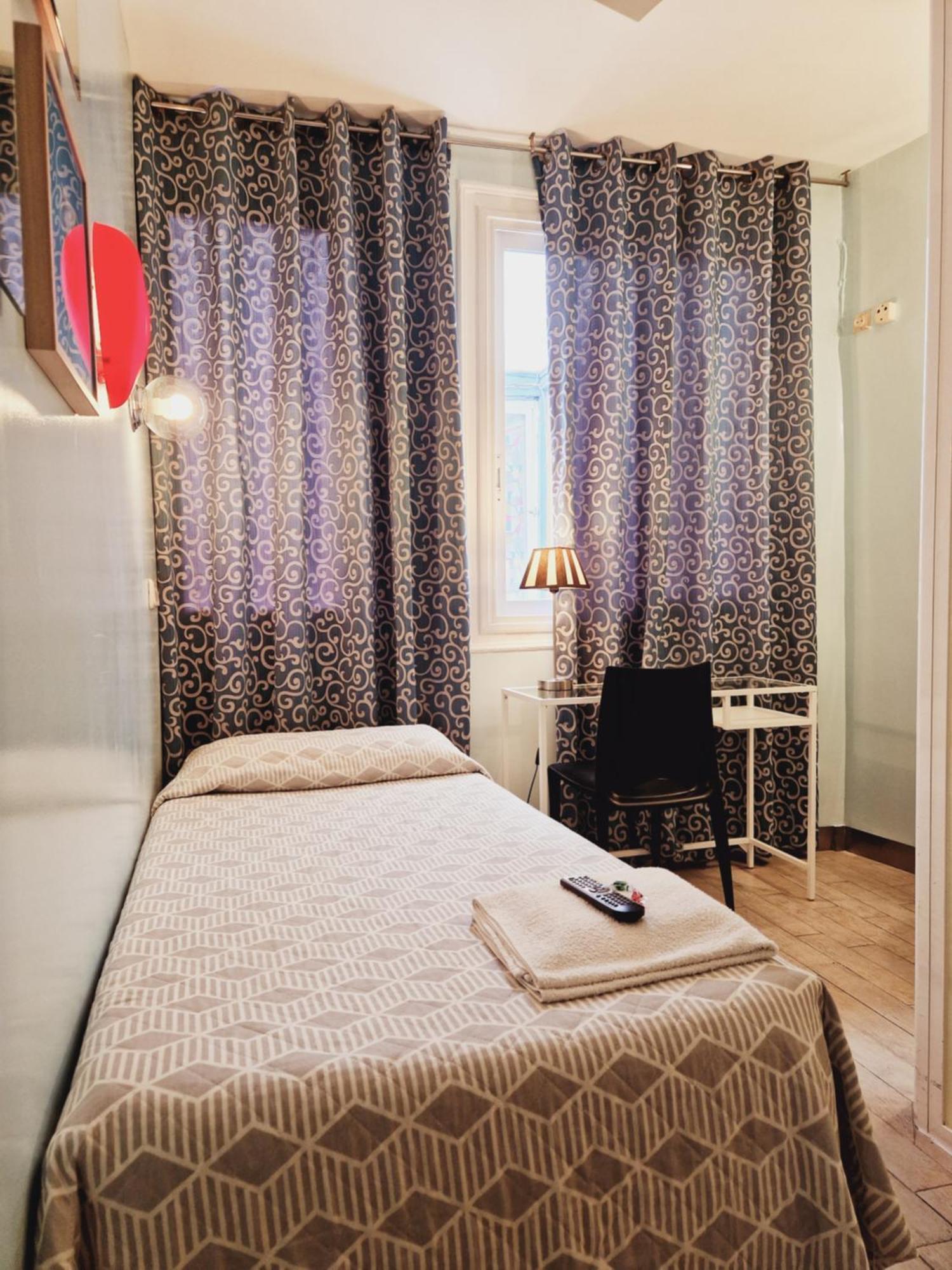 Casa De Huespedes Dolce Vita Madrid Eksteriør billede