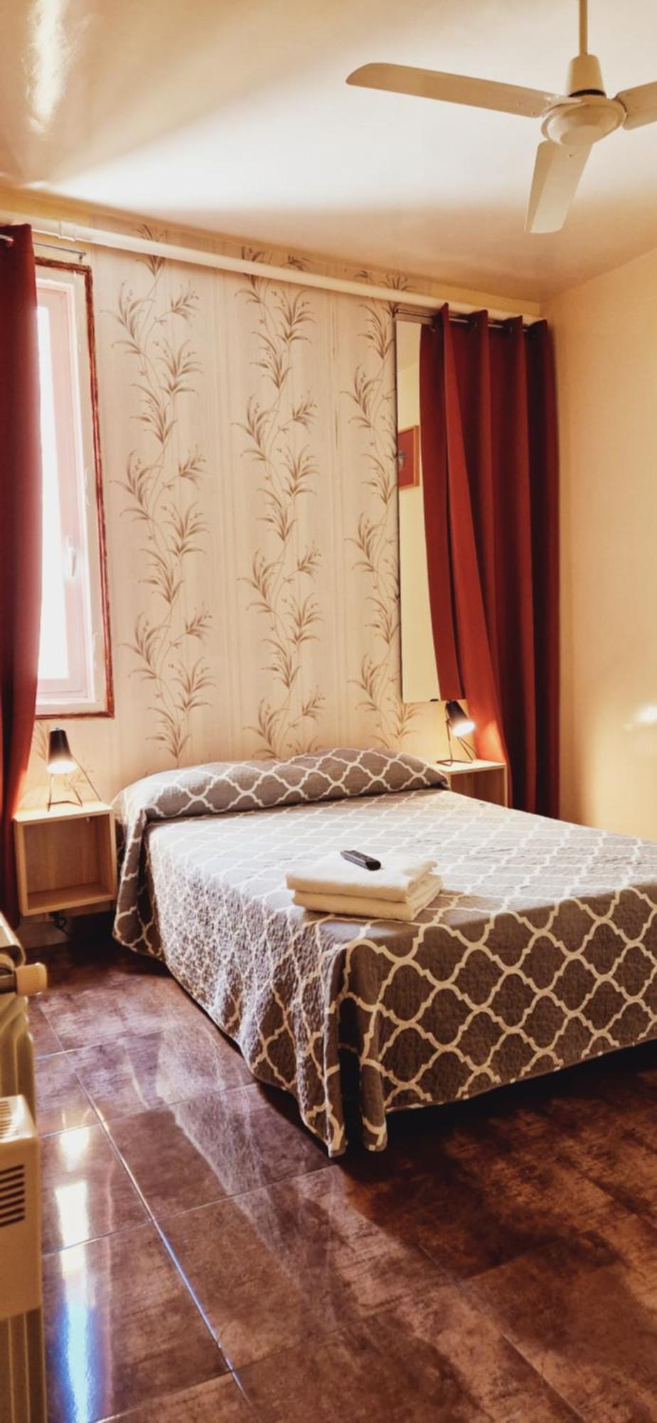 Casa De Huespedes Dolce Vita Madrid Eksteriør billede