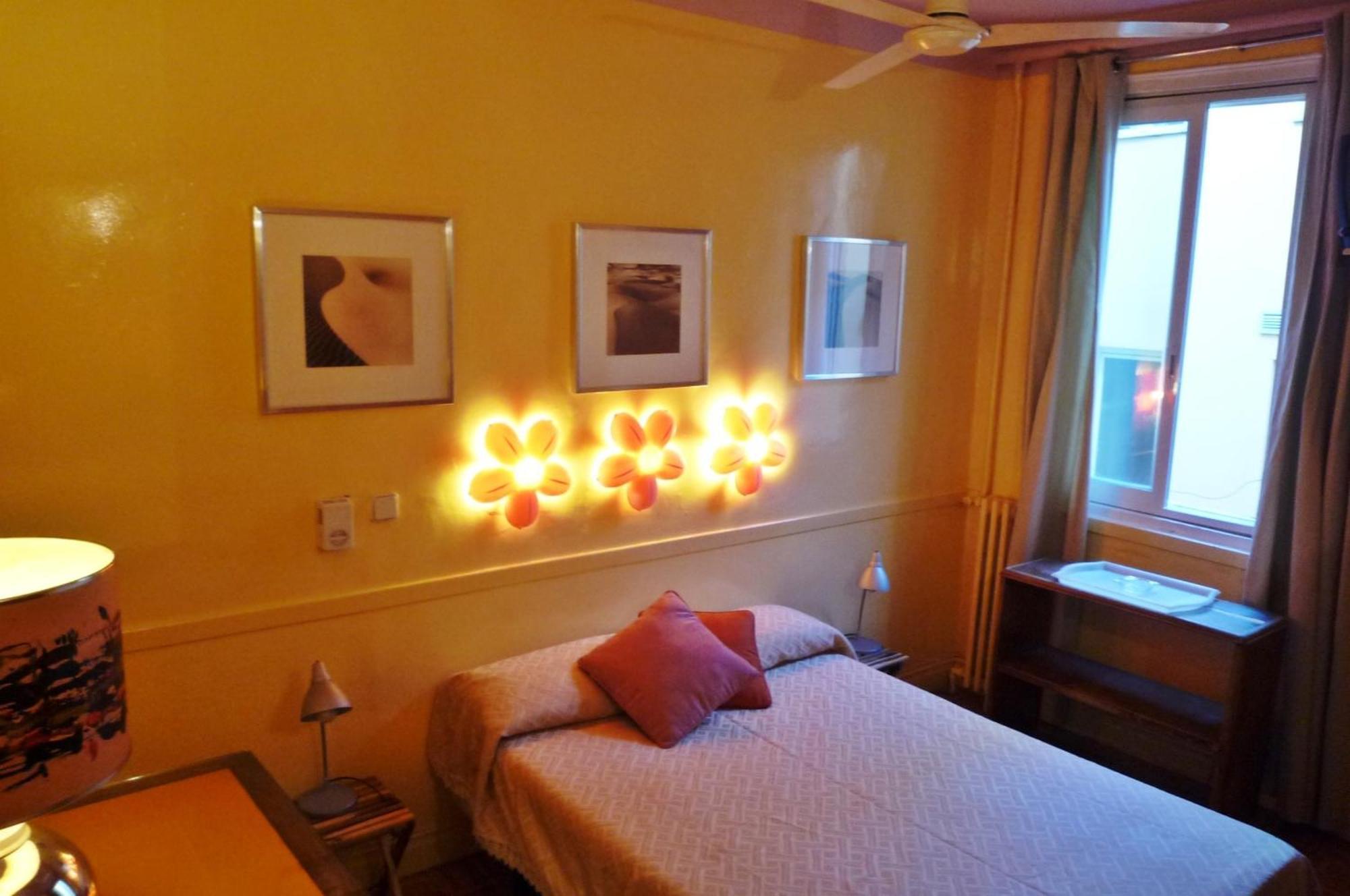 Casa De Huespedes Dolce Vita Madrid Eksteriør billede
