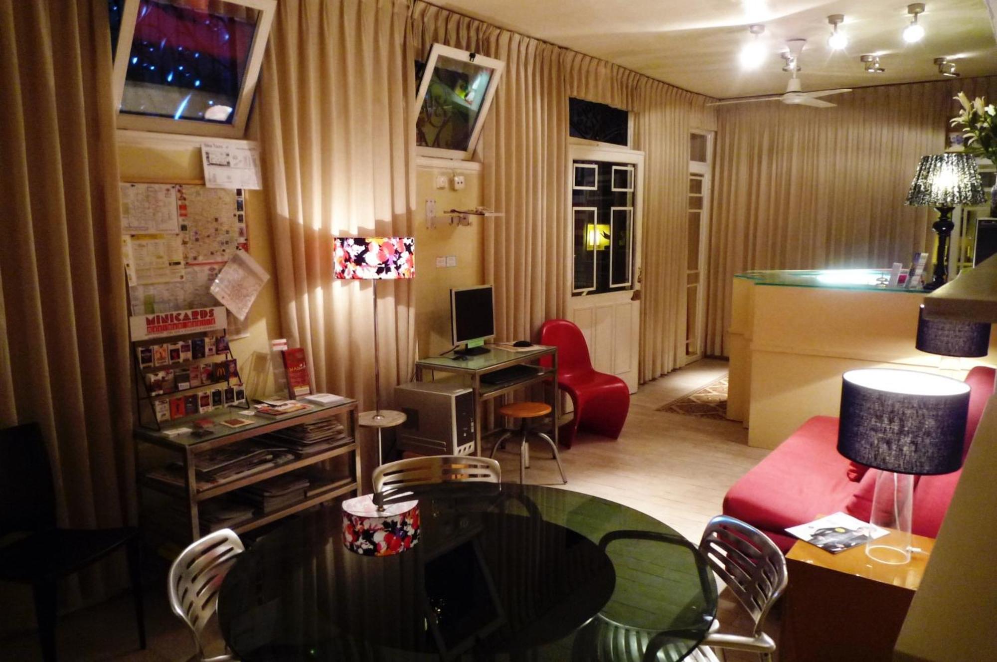 Casa De Huespedes Dolce Vita Madrid Eksteriør billede