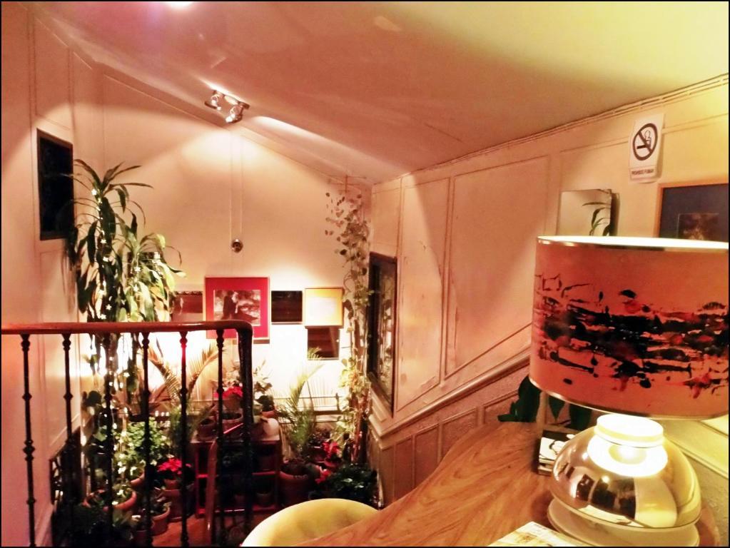 Casa De Huespedes Dolce Vita Madrid Eksteriør billede