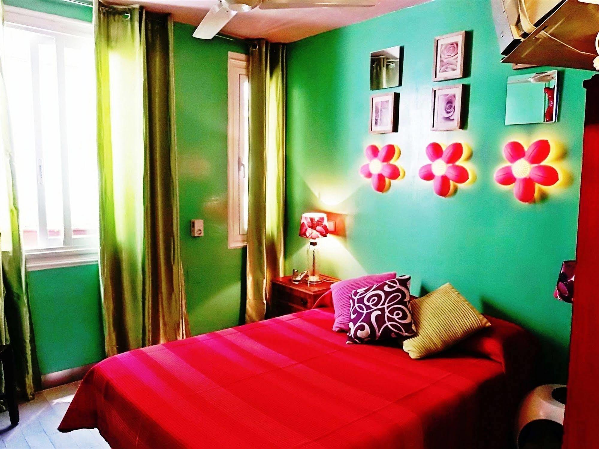 Casa De Huespedes Dolce Vita Madrid Eksteriør billede
